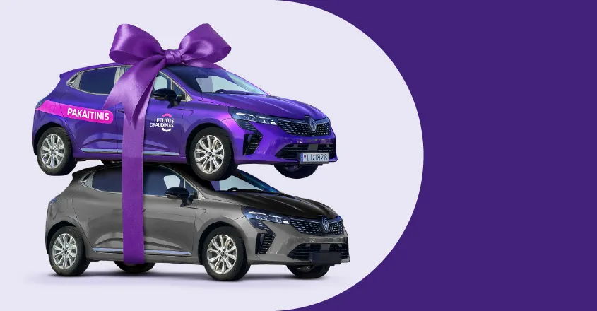 Violetinis automobilis, papuoštas dideliu kaspinu kaip dovana, stovi ant atspindinčio paviršiaus purpuriniame fone – vaizdas perteikia ypatingą pasiūlymą.